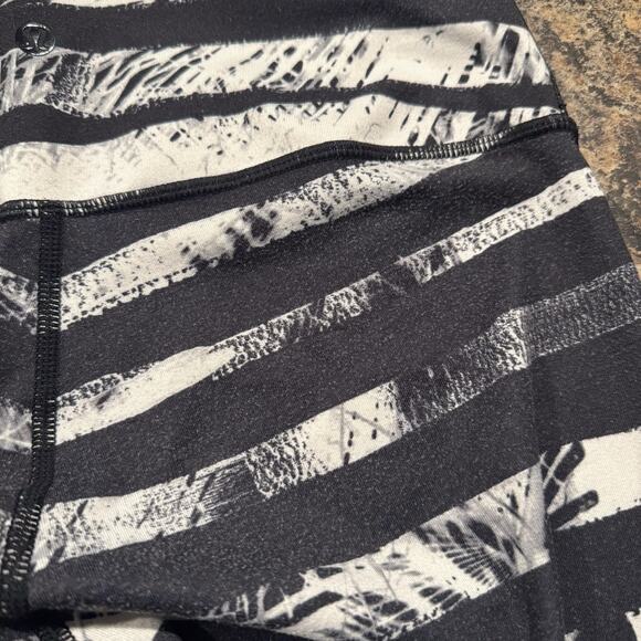 Lululemon Womens Leggings Pull On Yoga Shady Palms Athleisure Black White 6 KB - Picture 3 of 5